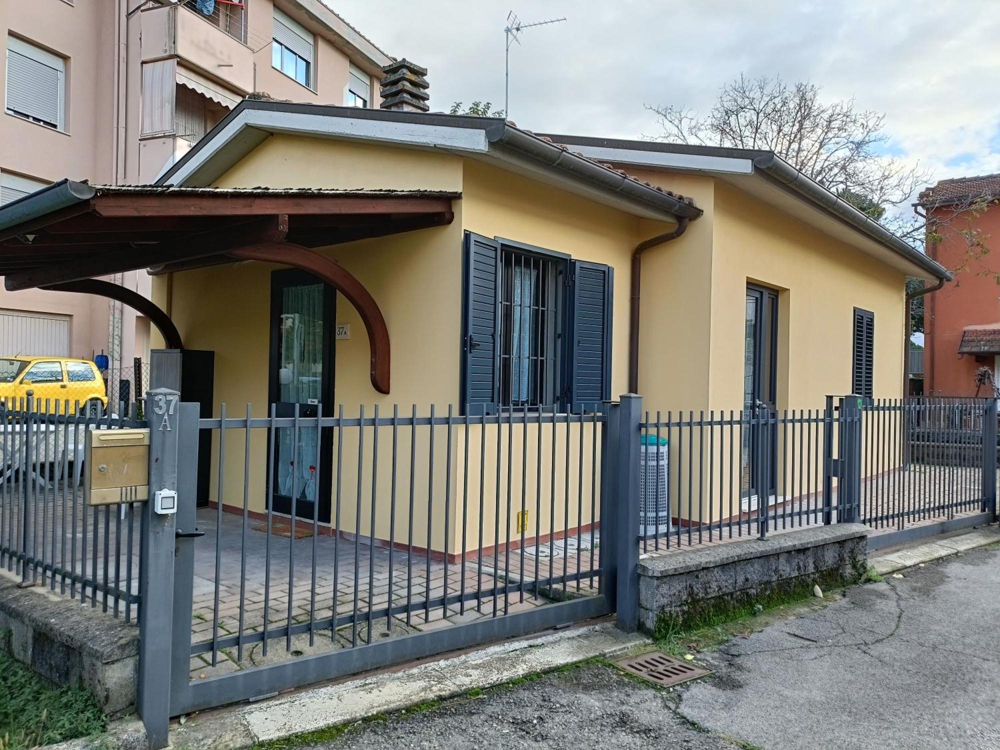 A Casa Di Amici Apartment Arezzo Exterior photo